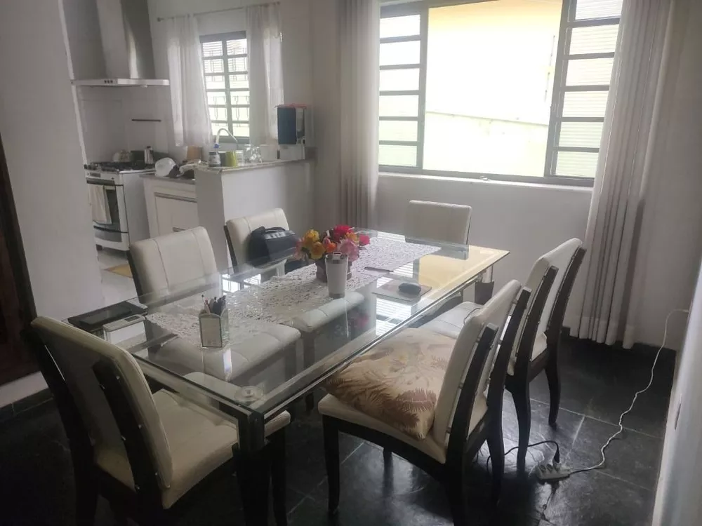 Casa à venda com 3 quartos, 250m² - Foto 6