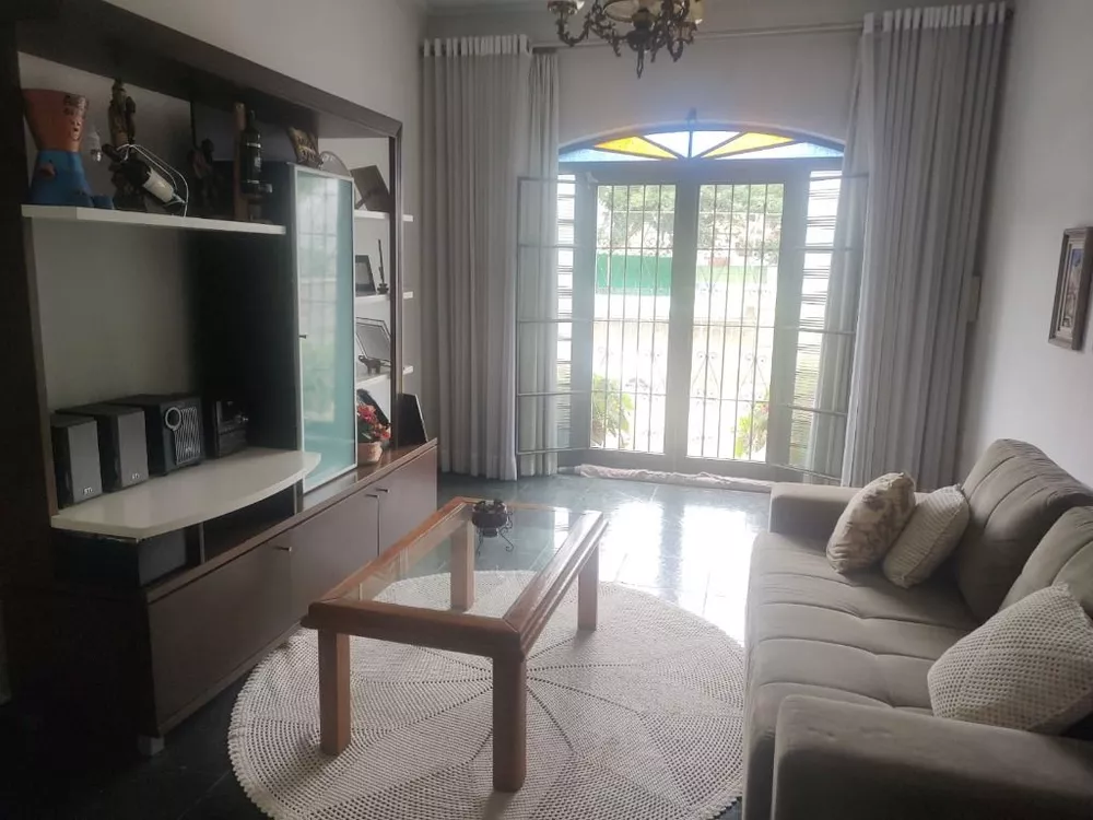 Casa à venda com 3 quartos, 250m² - Foto 7