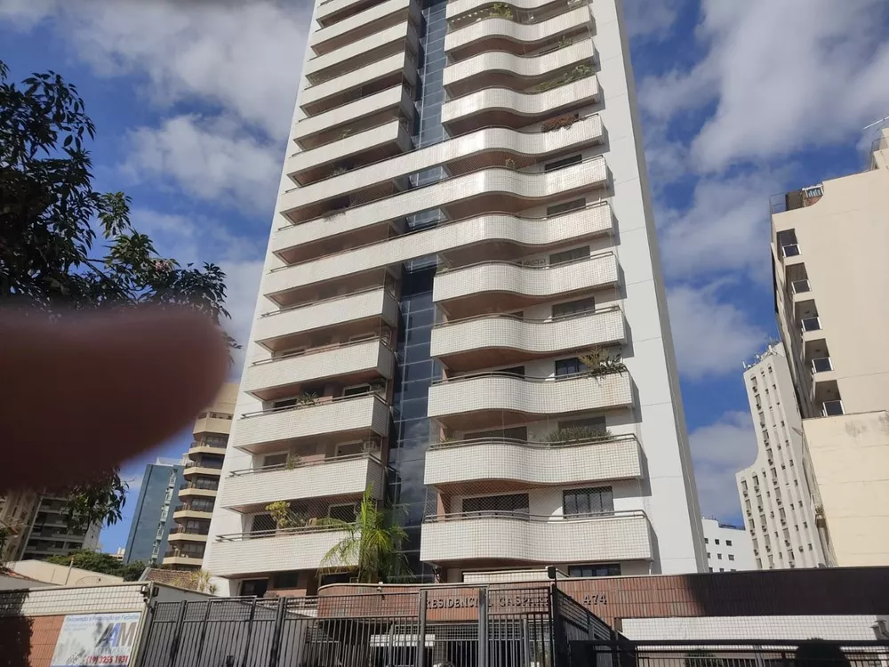 Apartamento para alugar com 5 quartos, 240m² - Foto 1