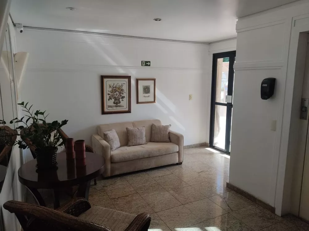 Apartamento para alugar com 5 quartos, 240m² - Foto 2