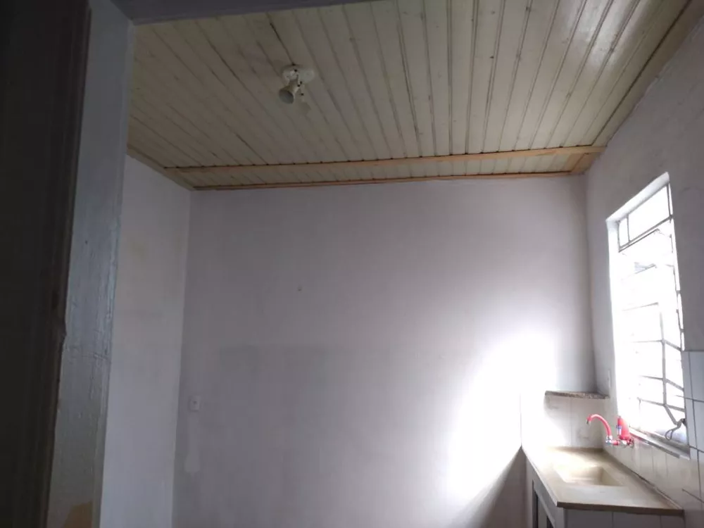 Casa à venda com 2 quartos, 71m² - Foto 4