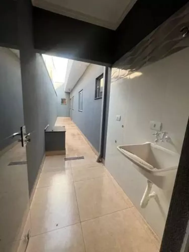 Casa à venda com 3 quartos, 95m² - Foto 2