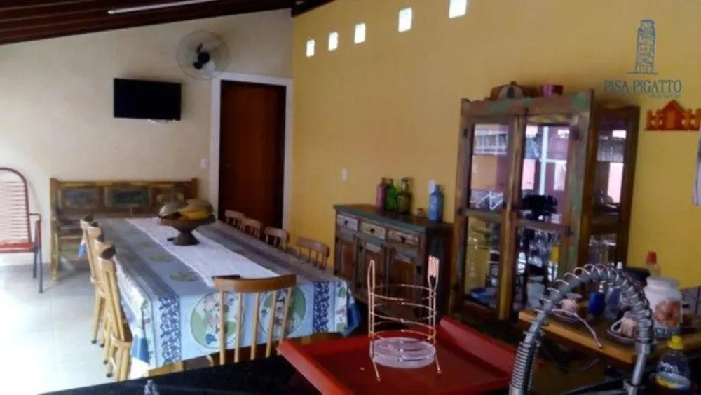 Chácara, 3 quartos, 900 m² - Foto 1