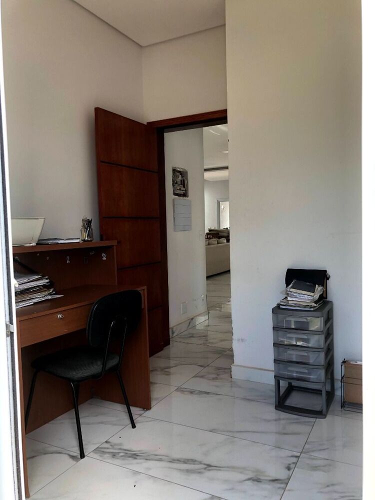 Casa de Condomínio à venda com 3 quartos, 230m² - Foto 2