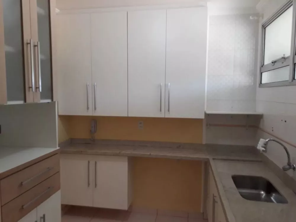 Apartamento à venda com 2 quartos, 67m² - Foto 2