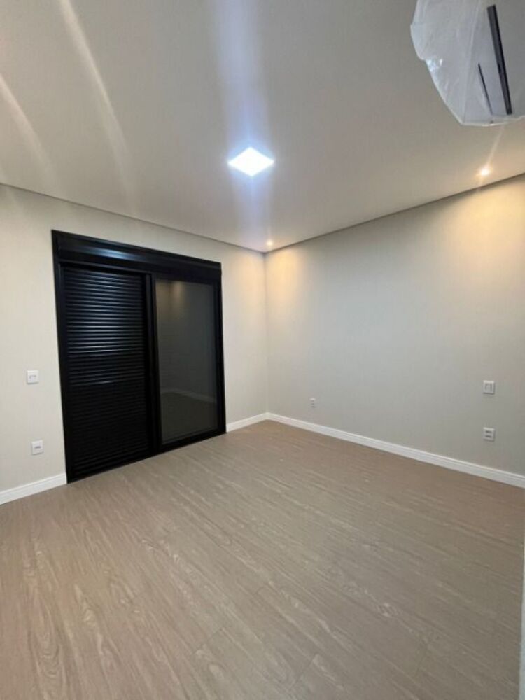 Sobrado, 4 quartos, 336 m² - Foto 1