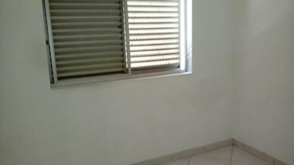 Apartamento à venda com 1 quarto, 40m² - Foto 2