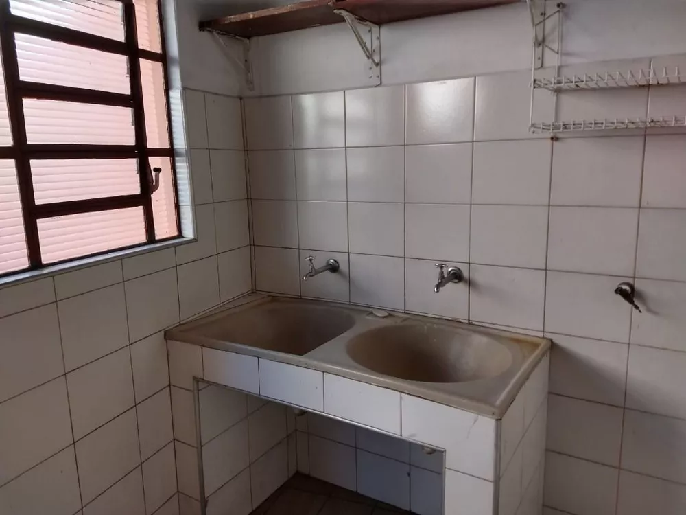 Sobrado à venda com 3 quartos, 190m² - Foto 2