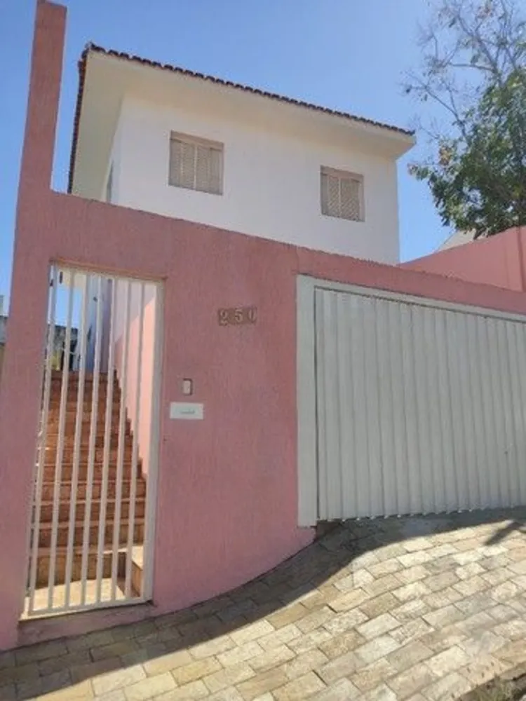 Casa, 3 quartos, 250 m² - Foto 1
