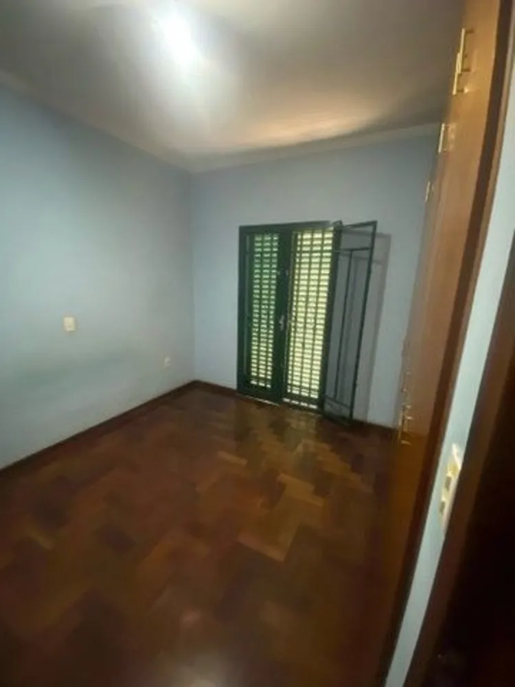 Casa, 4 quartos, 220 m² - Foto 1