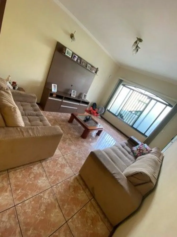 Casa, 4 quartos, 220 m² - Foto 2