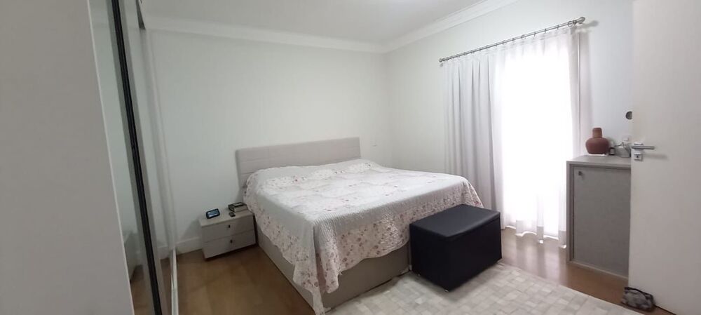 Casa de Condomínio à venda com 3 quartos, 250m² - Foto 2