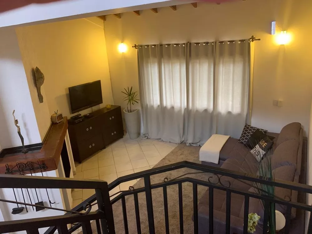 Casa de Condomínio à venda com 3 quartos, 320m² - Foto 1