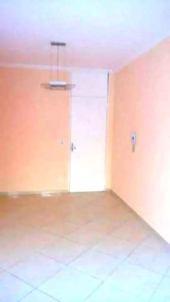 Apartamento à venda com 3 quartos, 75m² - Foto 2