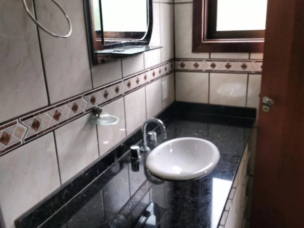 Casa de Condomínio à venda com 4 quartos, 300m² - Foto 4