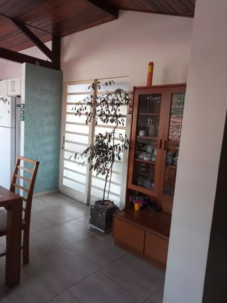 Casa à venda com 3 quartos, 286m² - Foto 3