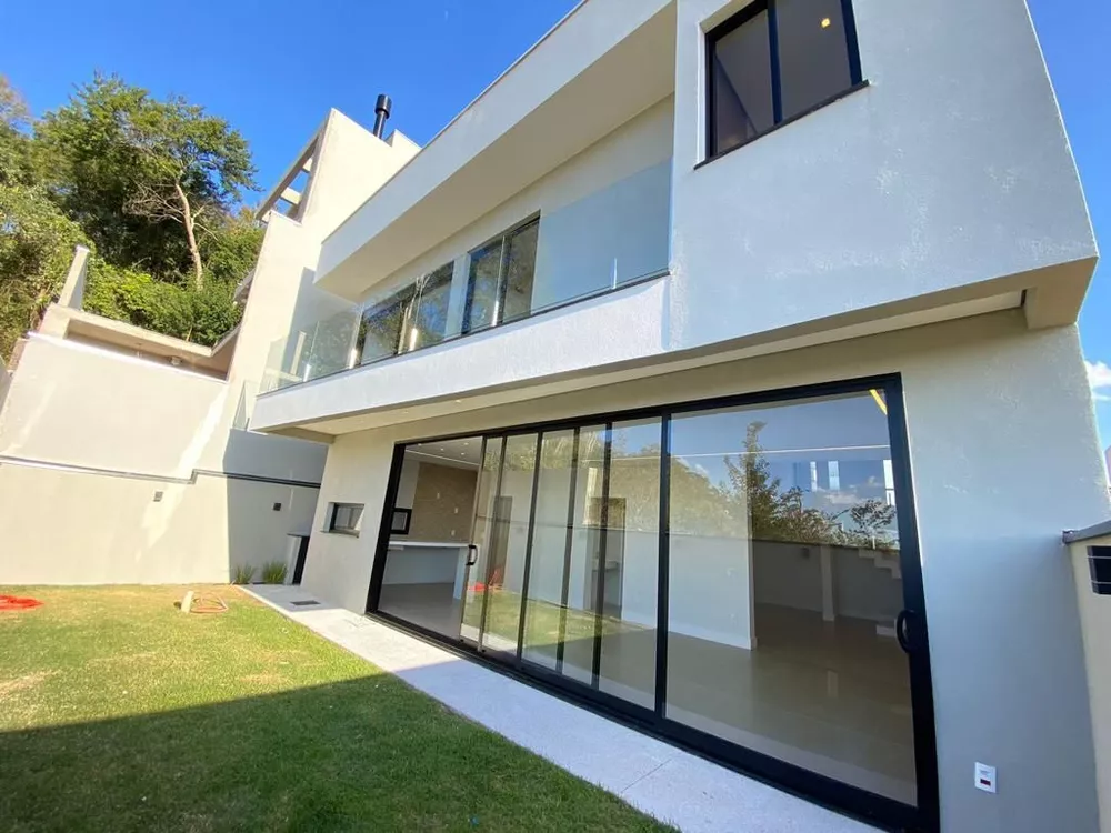 Casa de Condomínio à venda com 3 quartos, 280m² - Foto 2