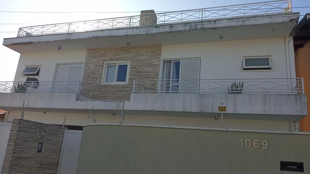 Casa à venda com 3 quartos, 291m² - Foto 3