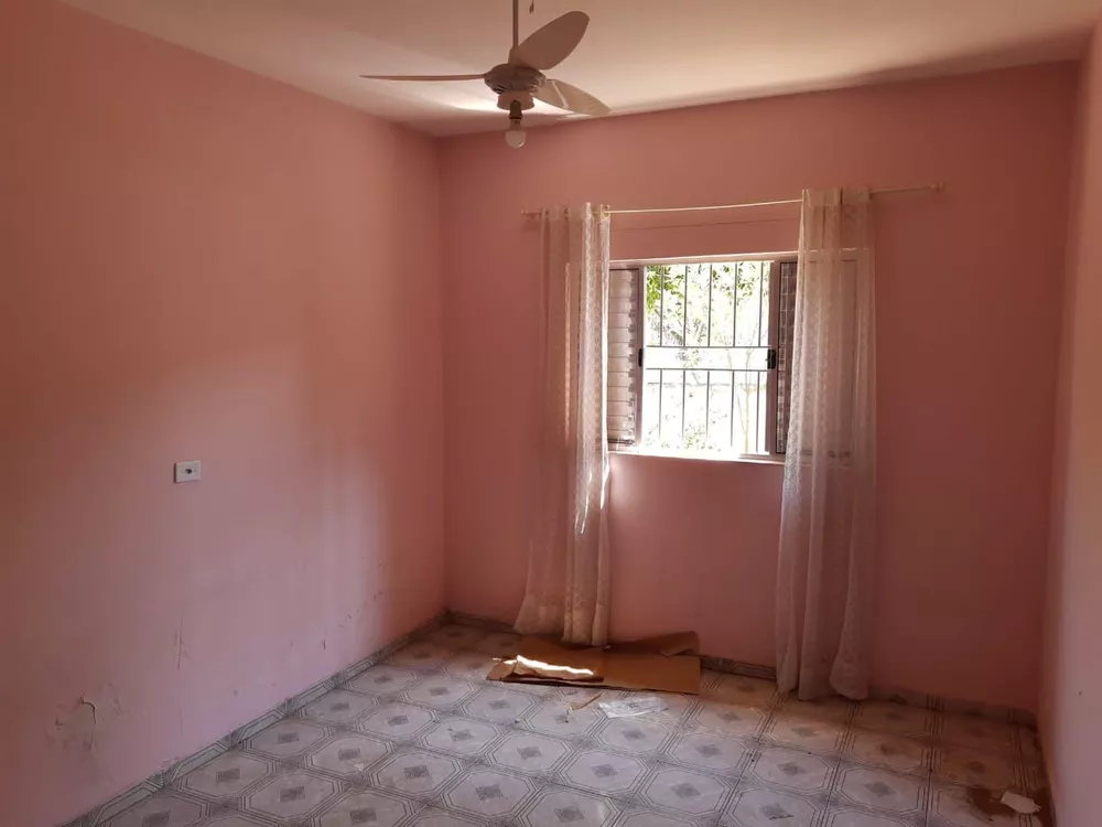 Casa à venda com 2 quartos, 125m² - Foto 1