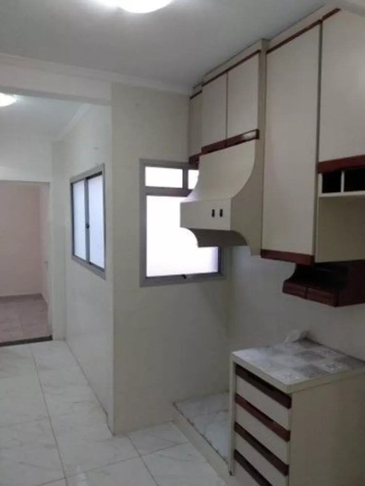 Apartamento à venda com 3 quartos, 76m² - Foto 3