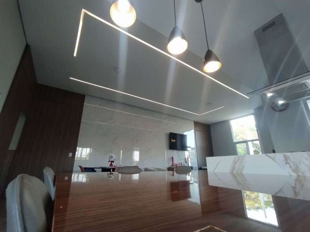 Casa de Condomínio à venda com 3 quartos, 270m² - Foto 4