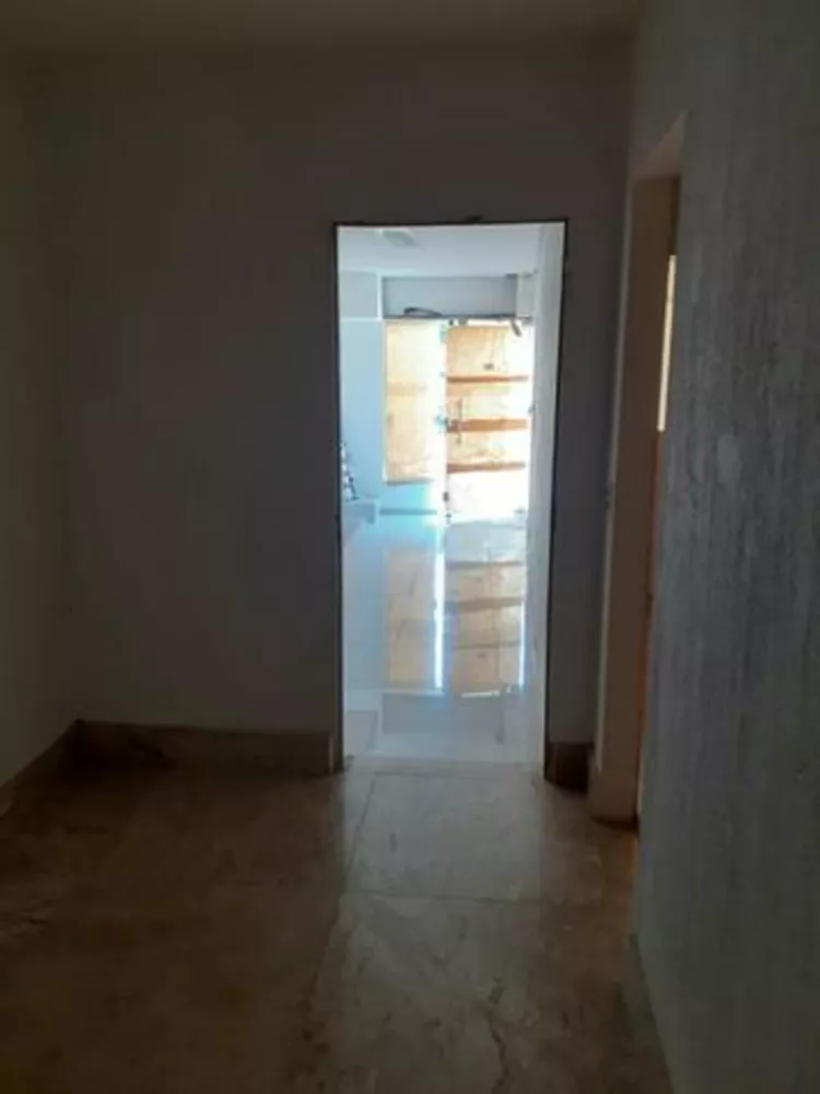 Sobrado à venda com 5 quartos, 233m² - Foto 4