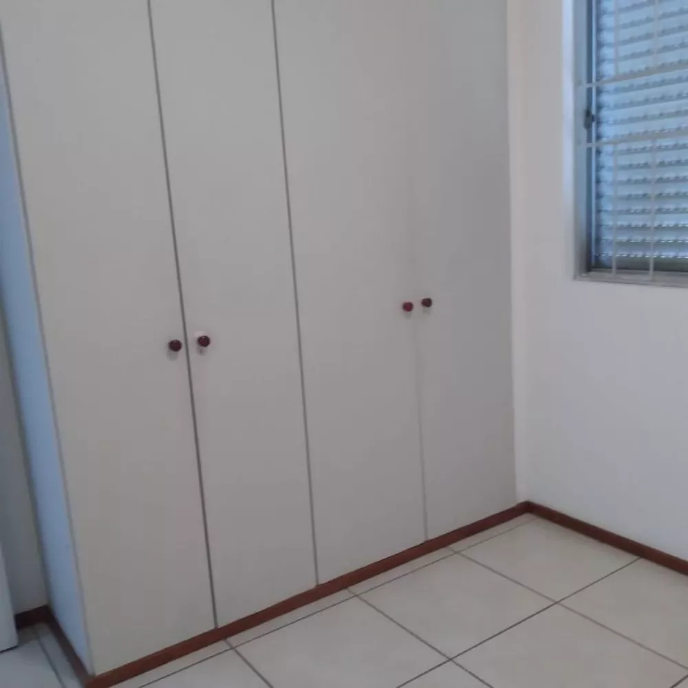 Apartamento à venda com 3 quartos, 90m² - Foto 4