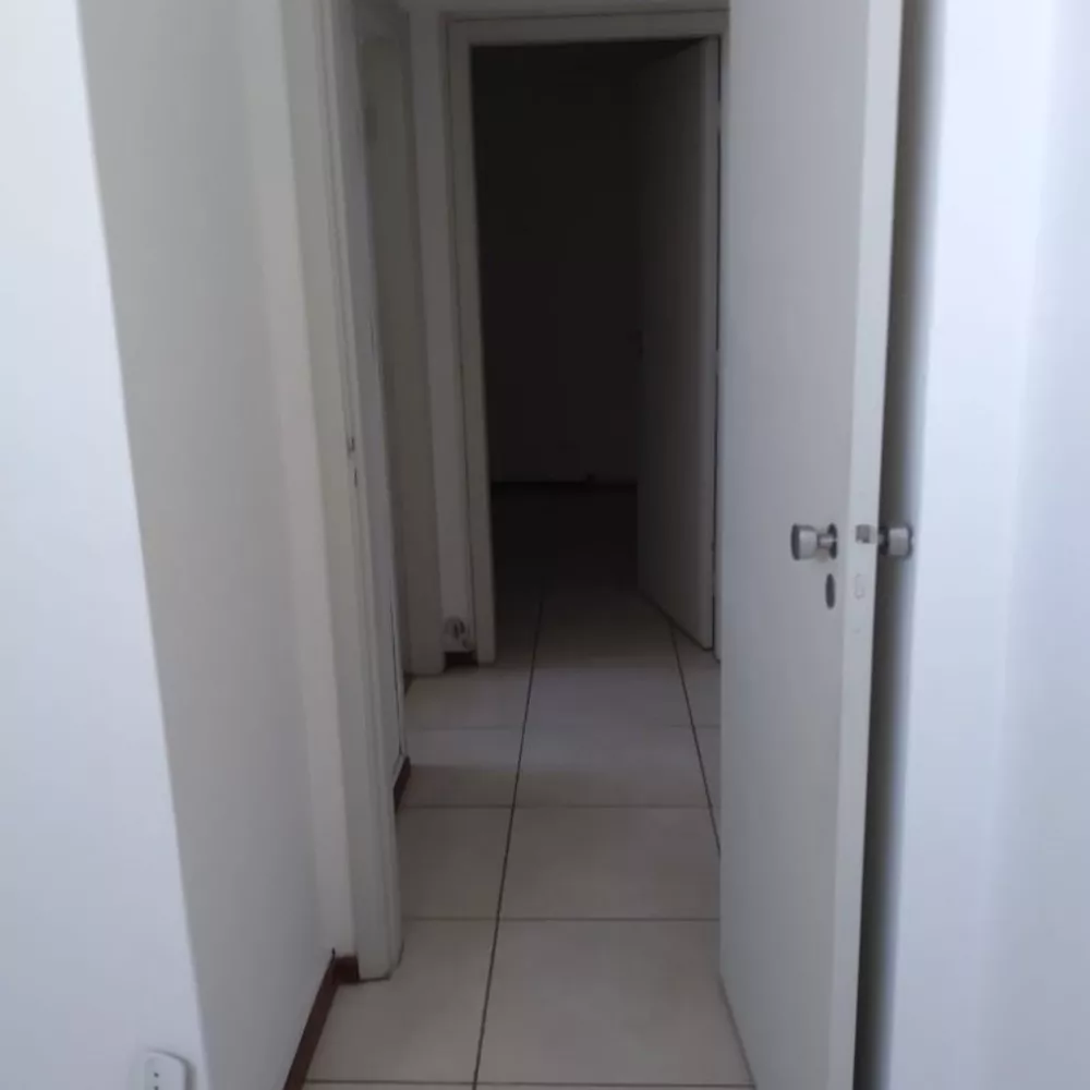 Apartamento à venda com 3 quartos, 90m² - Foto 2