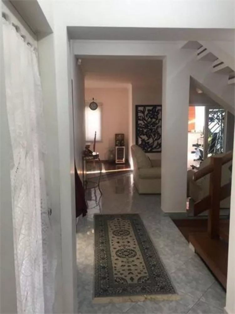 Casa à venda com 3 quartos, 259m² - Foto 3