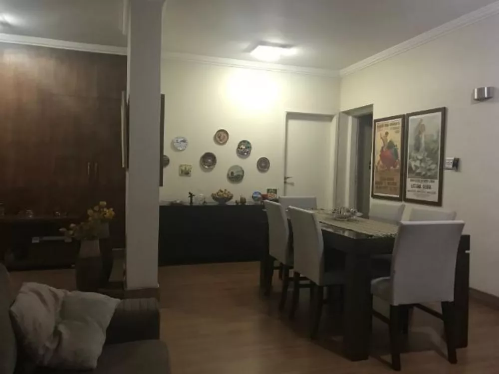 Apartamento à venda com 3 quartos, 205m² - Foto 3