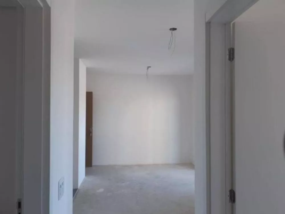 Apartamento à venda com 2 quartos, 70m² - Foto 3