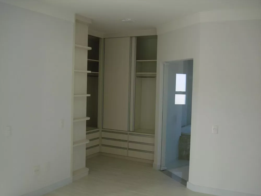 Casa de Condomínio à venda com 3 quartos, 360m² - Foto 16