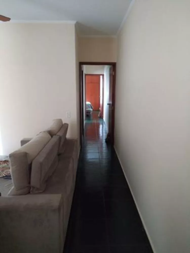 Apartamento à venda com 2 quartos, 70m² - Foto 2