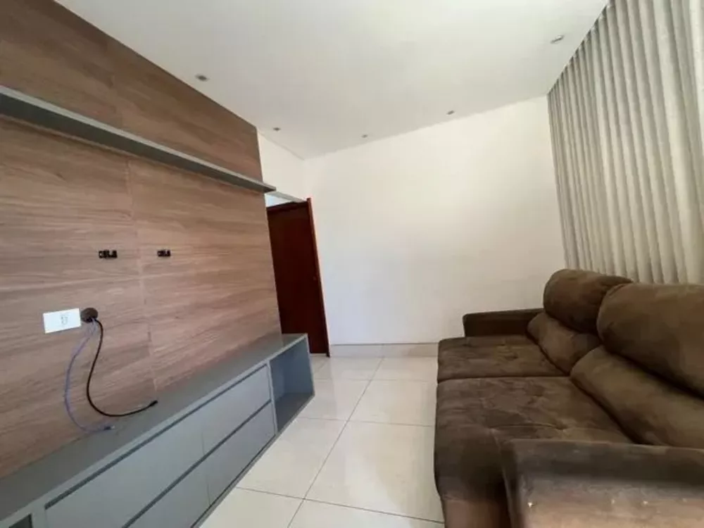 Casa à venda com 2 quartos, 127m² - Foto 3