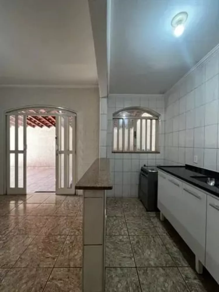 Casa à venda com 2 quartos, 127m² - Foto 4