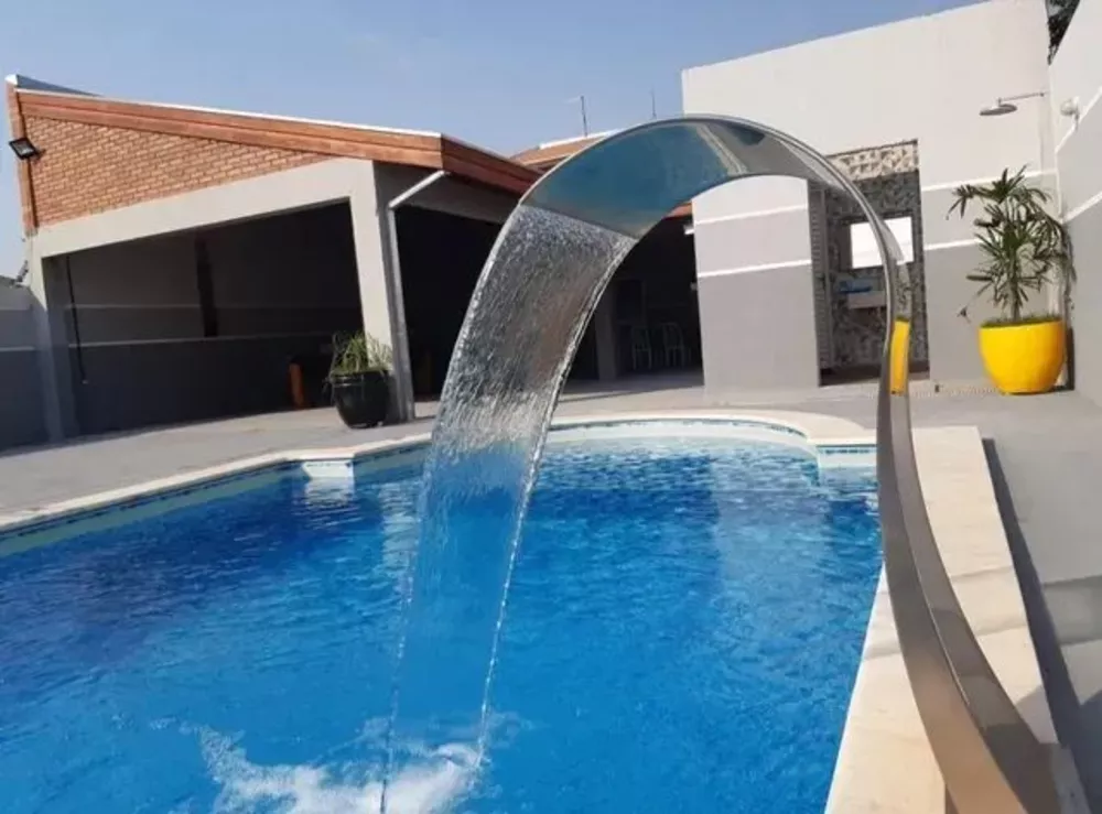 Chácara à venda com 4 quartos, 180m² - Foto 1