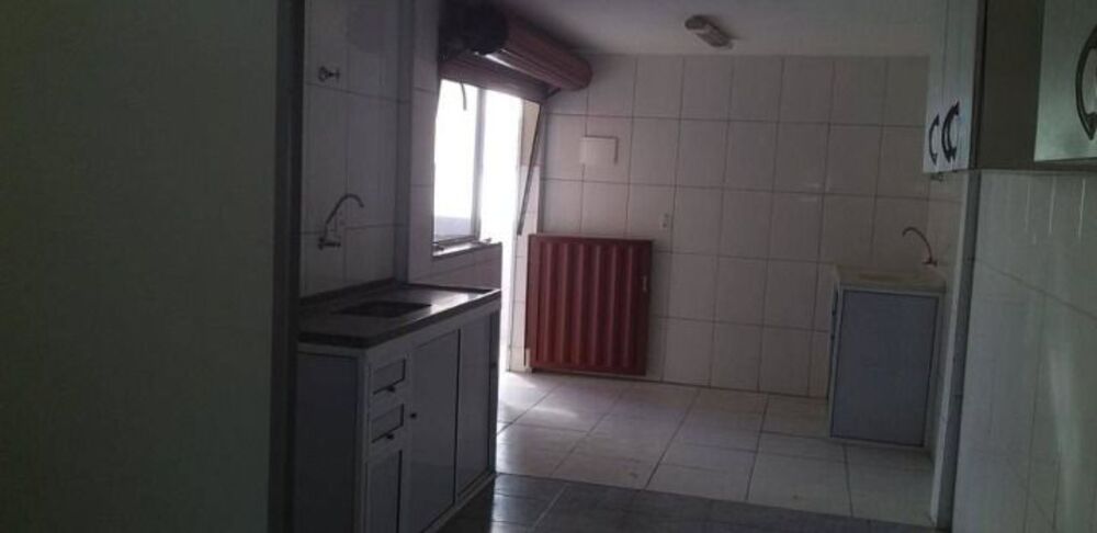 Casa à venda com 4 quartos, 180m² - Foto 2