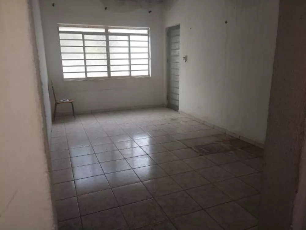 Casa à venda com 3 quartos, 250m² - Foto 2