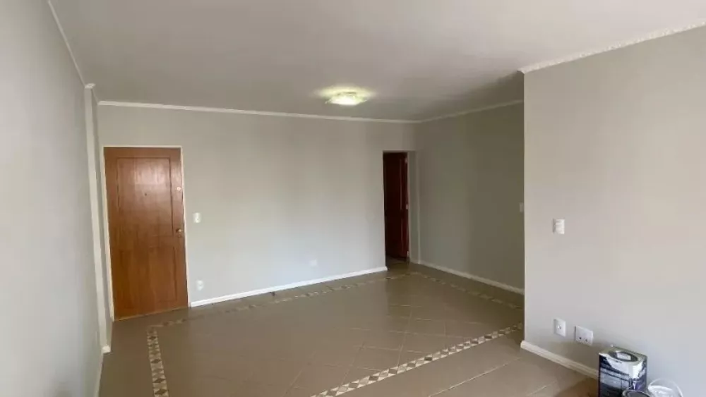 Apartamento à venda com 3 quartos, 131m² - Foto 2