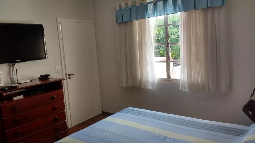 Casa à venda com 2 quartos, 210m² - Foto 2