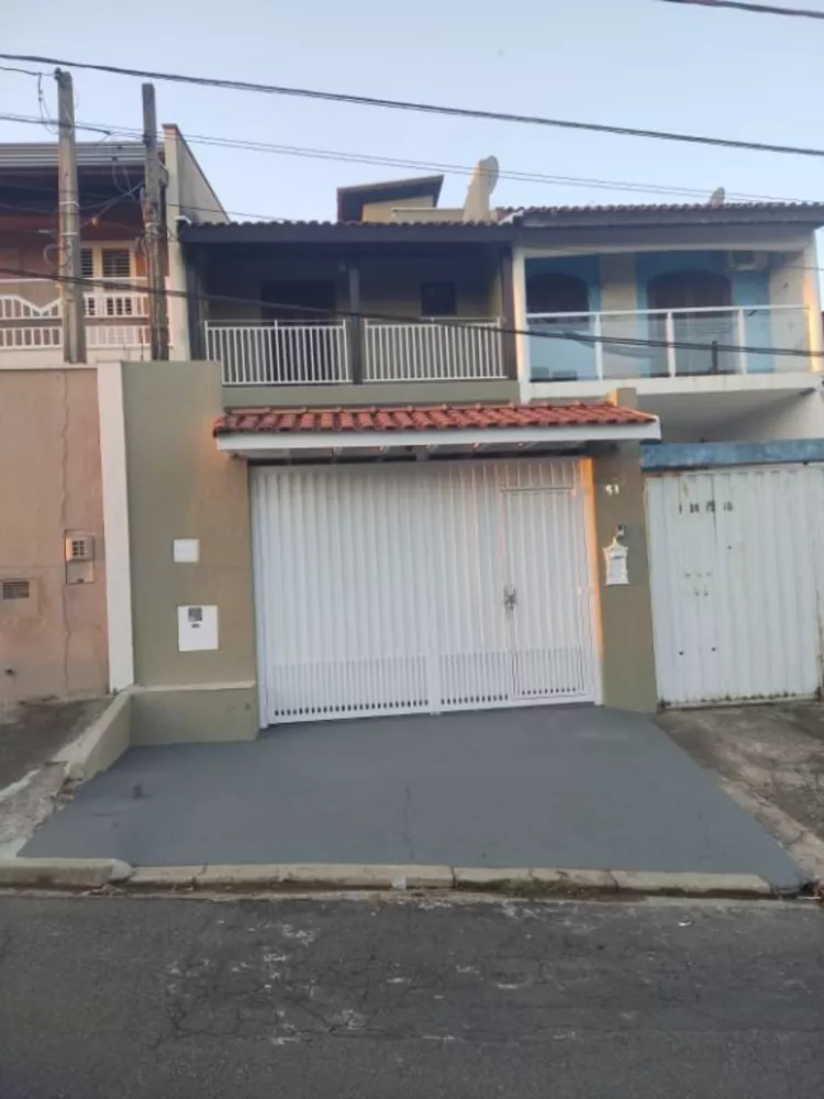 Sobrado à venda com 3 quartos, 162m² - Foto 1