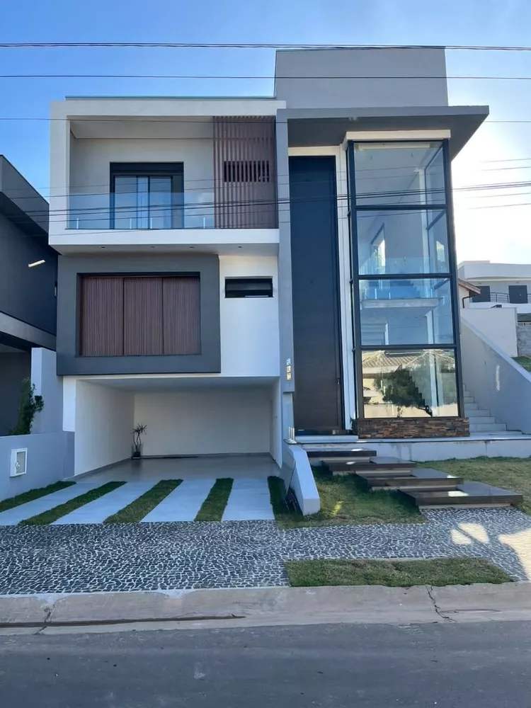 Casa à venda com 4 quartos, 380m² - Foto 1