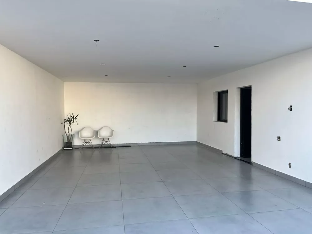 Casa à venda com 4 quartos, 380m² - Foto 3