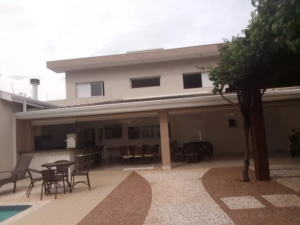 Casa à venda com 4 quartos, 450m² - Foto 1