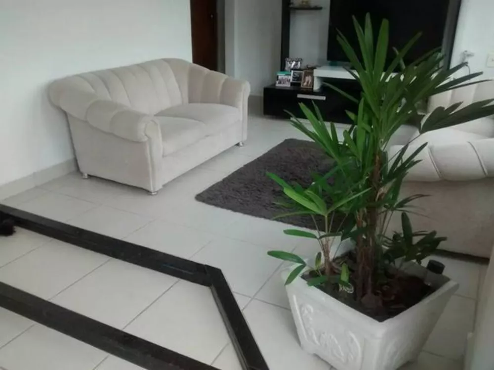 Casa à venda com 4 quartos, 300m² - Foto 4