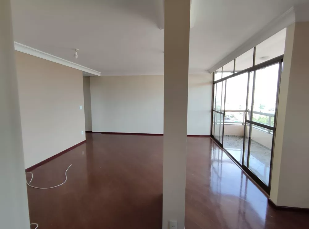 Apartamento à venda com 3 quartos, 110m² - Foto 2