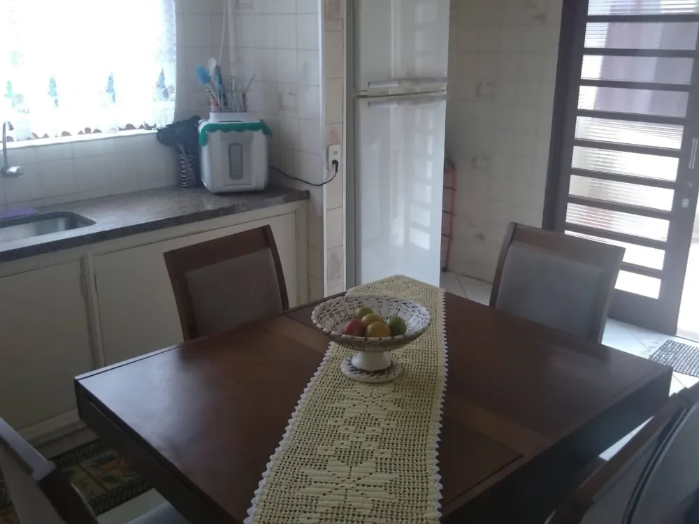 Casa, 3 quartos, 200 m² - Foto 4