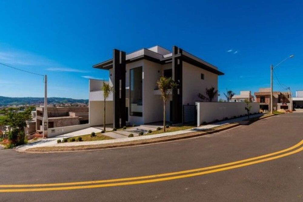 Sobrado, 3 quartos, 243 m² - Foto 1