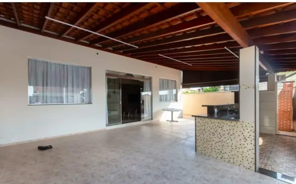 Casa à venda com 2 quartos, 280m² - Foto 1