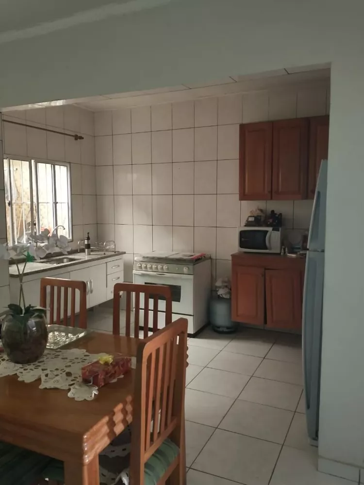 Casa à venda com 2 quartos, 115m² - Foto 4